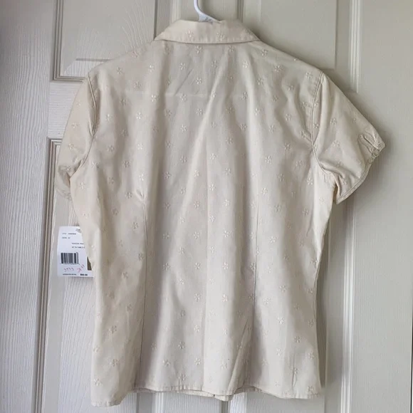 Liz Claiborne Cream Button Summer Short Sleeve Top - Picture 2 of 6